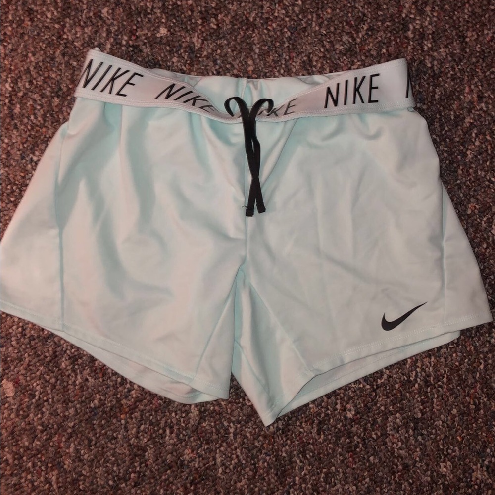 Nike womens shorts xs